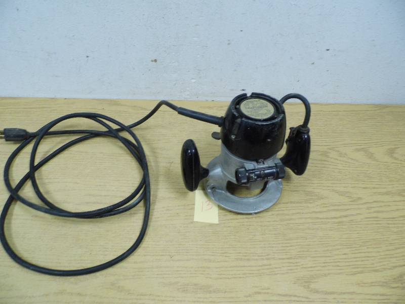 lot 13 image: Craftsman Router