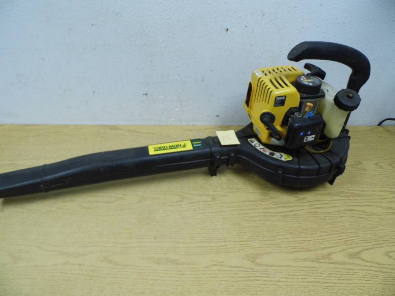 lot 15 image: Yardman Blower