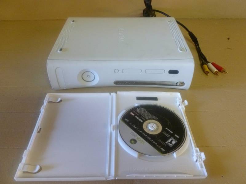 XBOX 360 Game Console