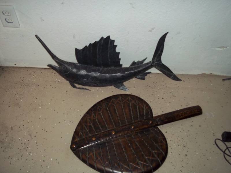 Fish and Leaf tin decor
