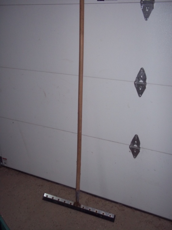 Rubber Scraper