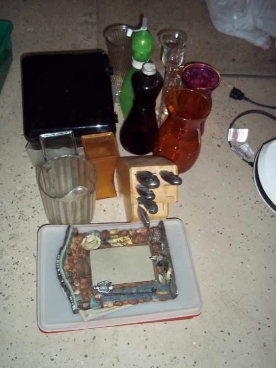 Kitchen knives with rack, picture frame, storage container, vases, etc