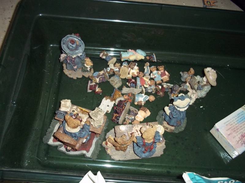 Large lot of Boyds Bears decor with tub