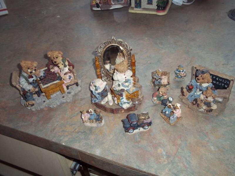 Large lot of Boyds Bears decor