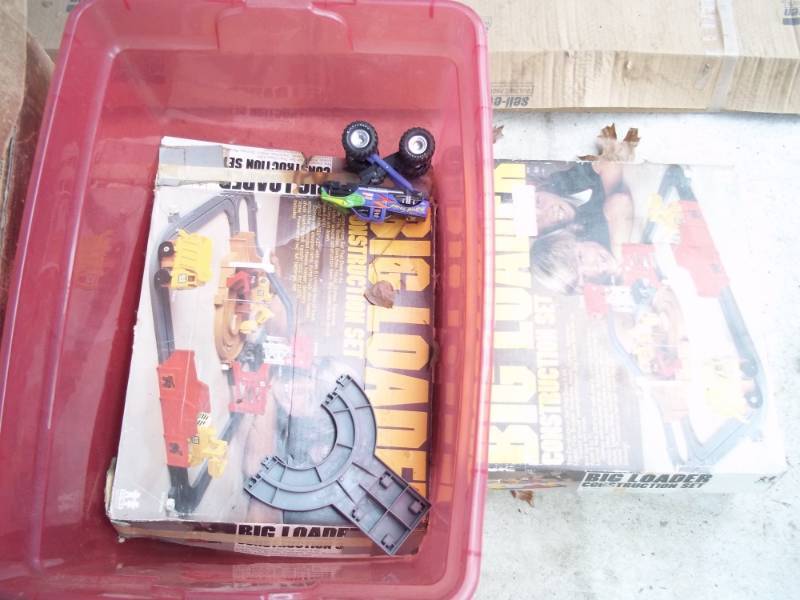 Tote with toys