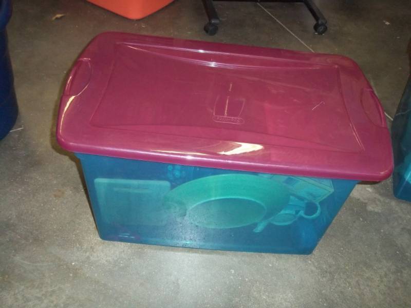 Blue Tote with non matching cover includes contents
