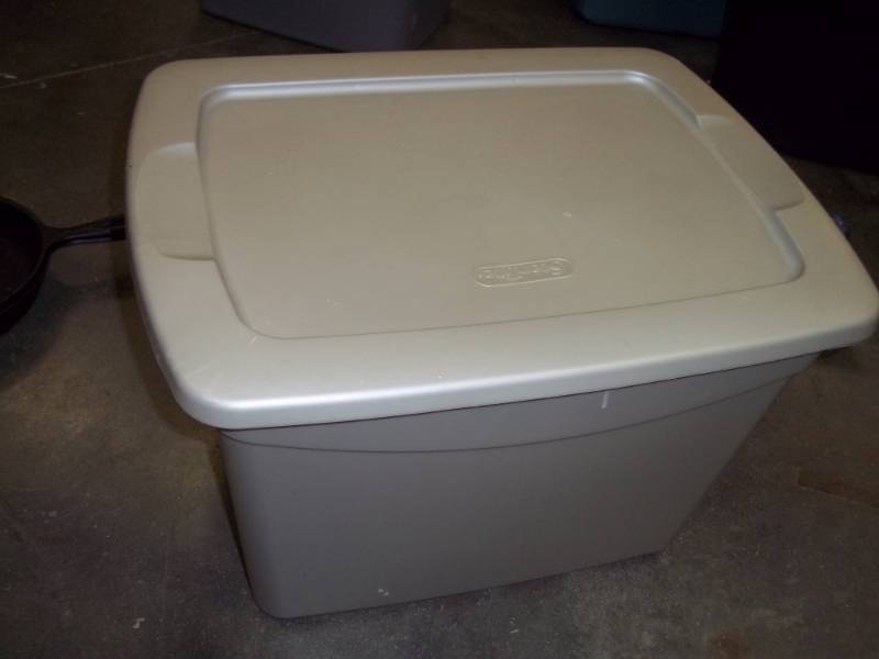 Tan Tote with Lid  includes contents