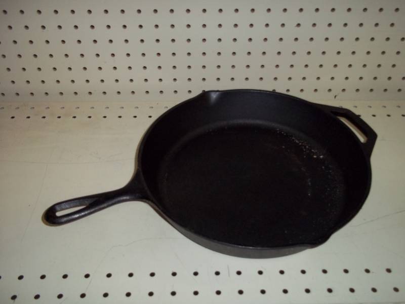 Lodge 12 Cast Iron Fry Pan