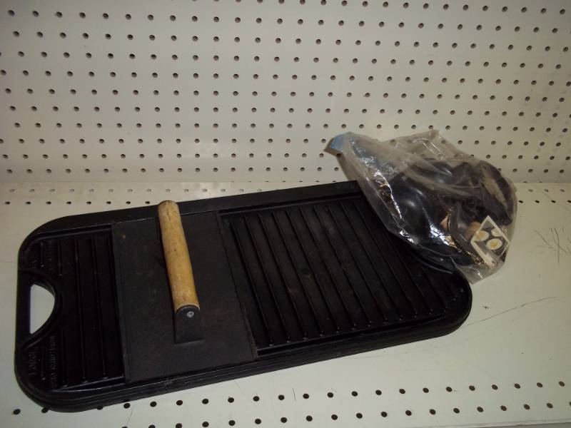 Cast Iron Griddle with Bacon Press and accessories