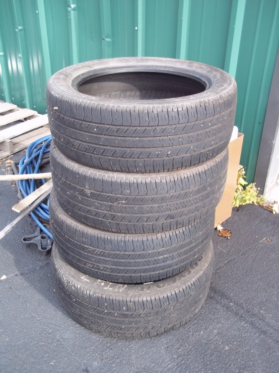 Set of 4 P225  50 R 18 Eagle LS2