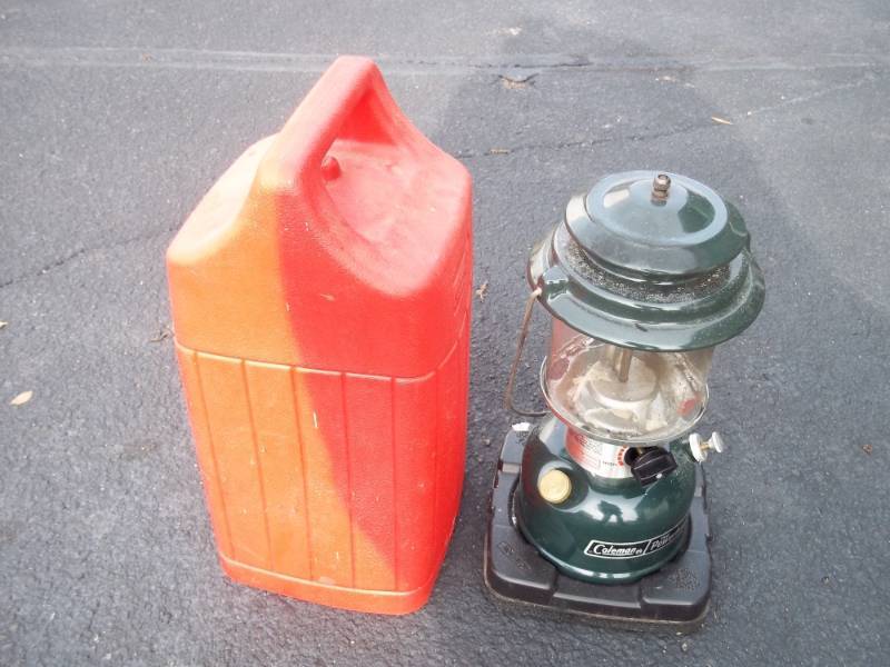 Coleman Gas lantern with case