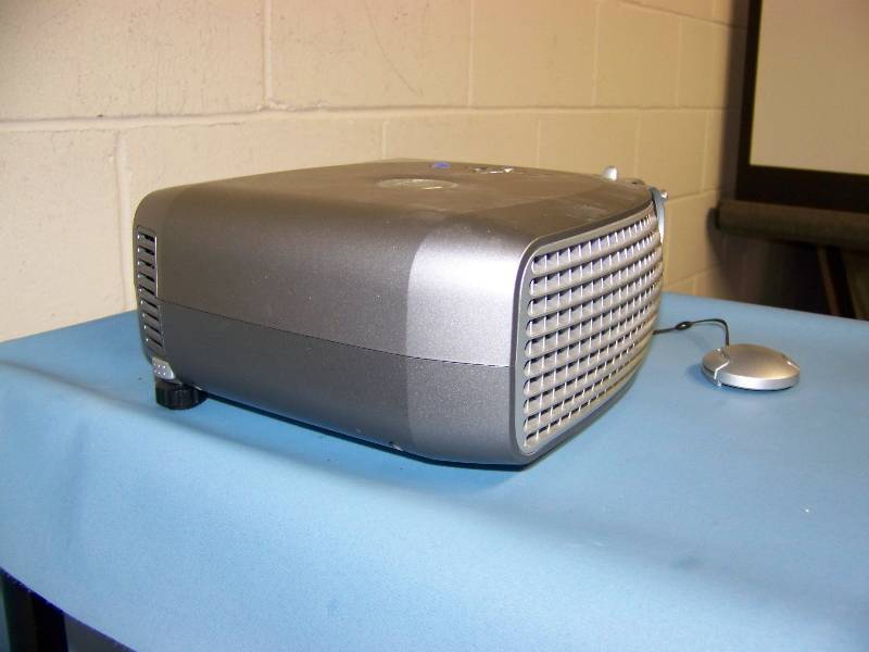 lot 36 image: Dell, 1201MP, DLP Projector