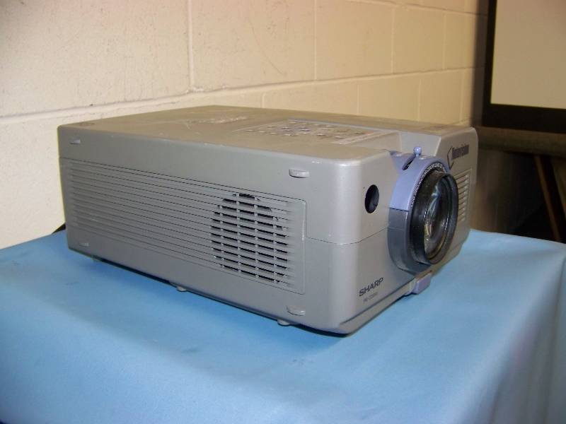 lot 41 image: Sharp, PG-C30XU, LCD Projector