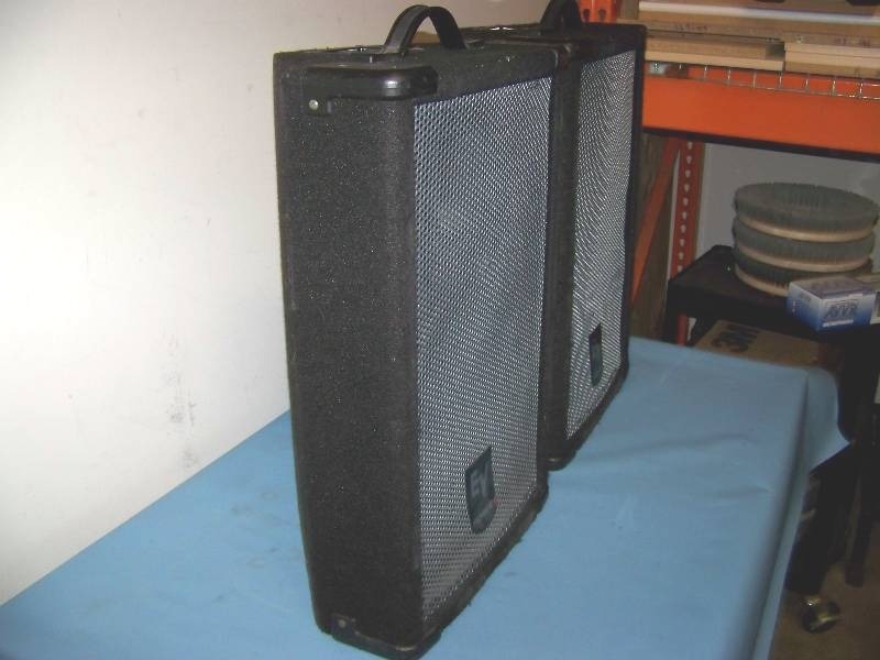 lot 5 image: (2) EV (Electro-Voice) Force i, 150-Watt, 12-Inch, 2-Way, Pro Audio Monitors  Speakers