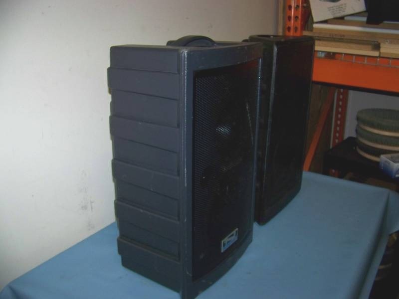 lot 11 image: (2) Anchor, Liberty, Portable, Pro PA Loudspeakers  Speakers  Monitors