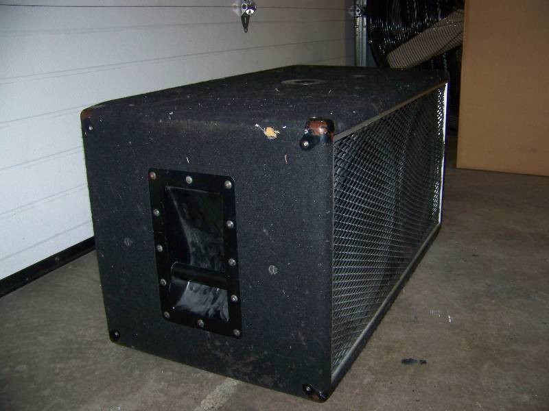 lot 12 image: Community Professional Sound Systems, Dual 15-Inch, Subwoofer