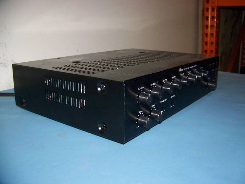 lot 60 image: TOA, 900 Series II, 8-Channel, Mixer  Power Amplifier  Amp with (1) Rear Module