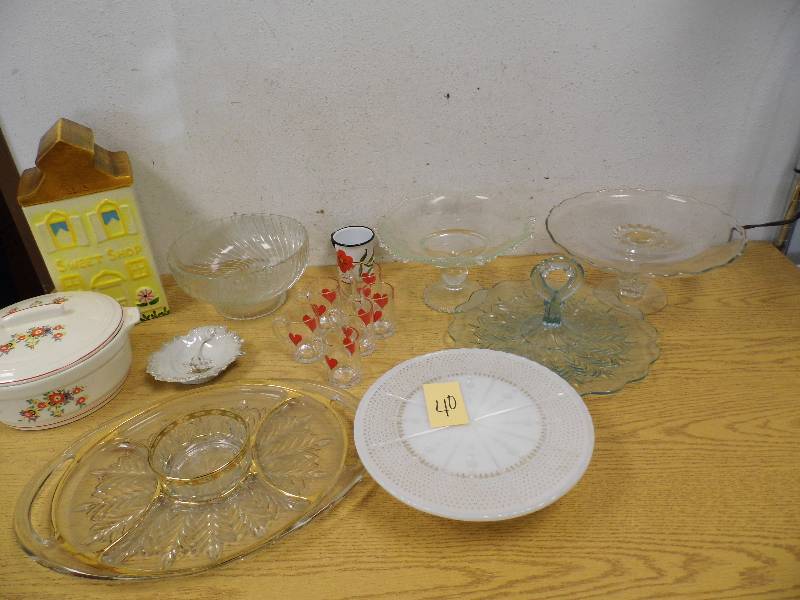 Vintage Glassware - Cake Plates