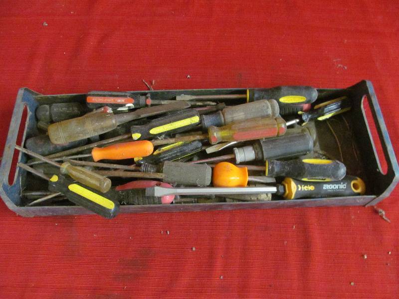 Tool Tray with screwdrivers