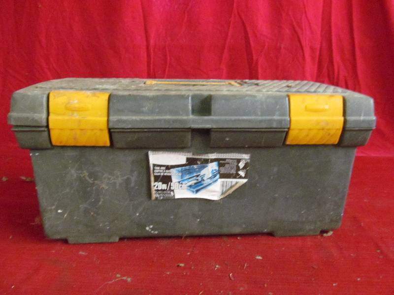 Rubbermaid tool box
