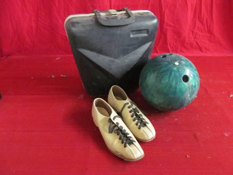 Mustang bowling ball , case and shoes