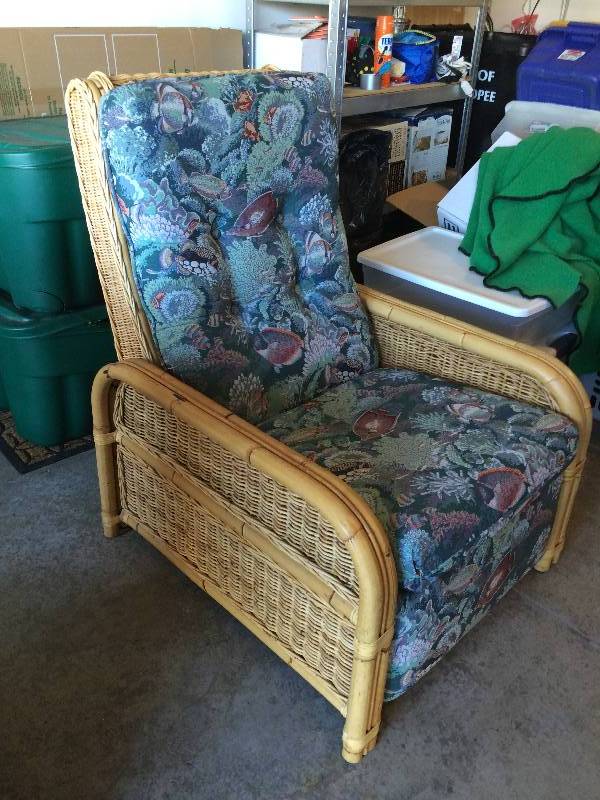 lot 29 image: Awesome Part Of The Bahama Bedroom Set - Very RARE Wicker World High Quality Bamboo Rattan Wicker Reclining Chair Fish Motif - Excellent Condition