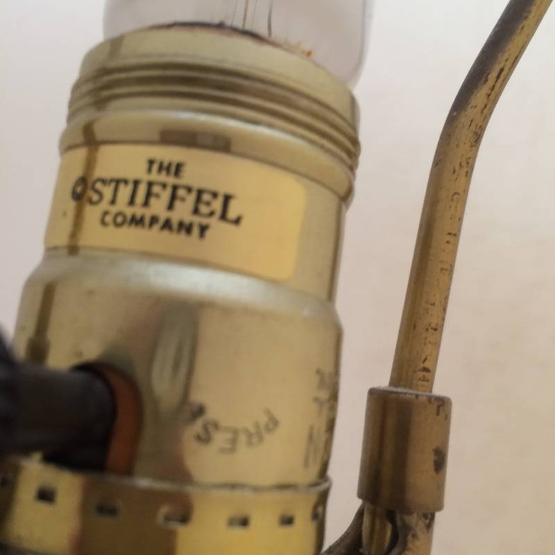 lot 4 image: Beautiful Vintage Retro Mid Century Modern Collectible Stiffel Brass Table Lamp With Shade - Very Nice Condition - Brass Has A Little Patina