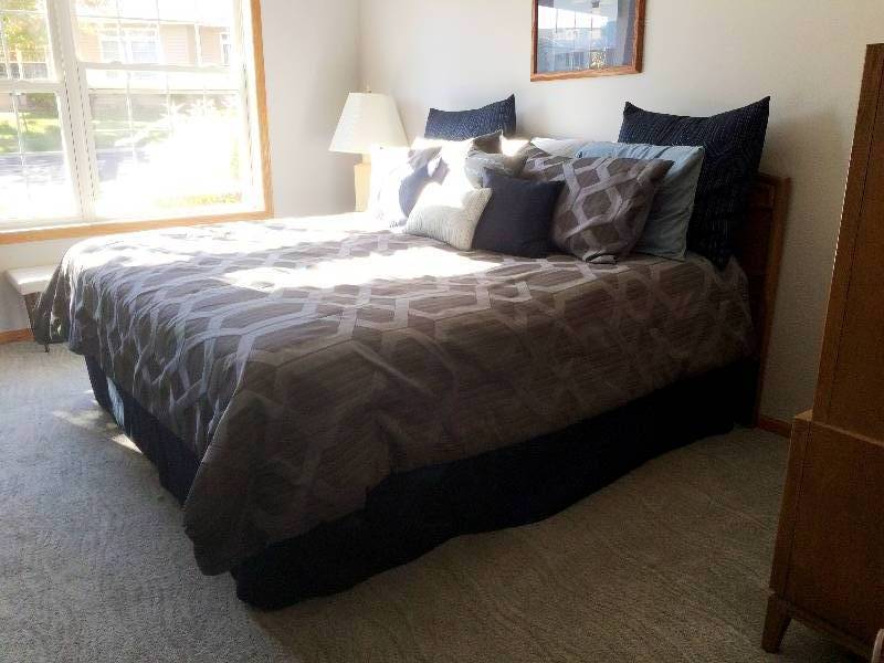 lot 11 image: Spectacular Condition Mid Century Modern Thomasville Furniture Vintage Solid Wood King Size Headboard & Frame (Includes Bed, Memery Foam Pad, Mattress Pad, Sheets, Comforter & Decorative Pillows Free) - Part Of A 3 Piece Bedroom Set See Lots 12 & 13