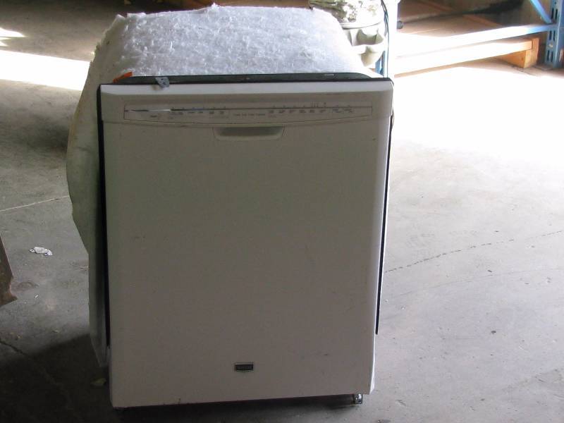 lot 5 image: Maytag Dishwasher