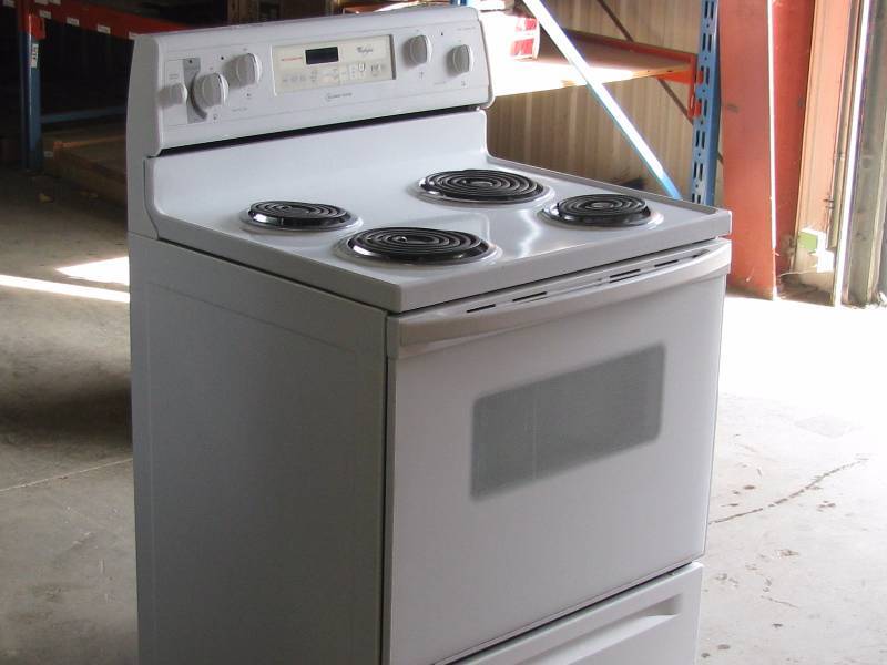 lot 18 image: Whirlpool Range