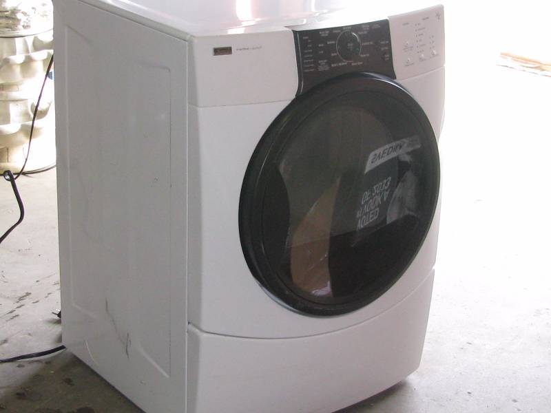 lot 22 image: Kenmore Dryer