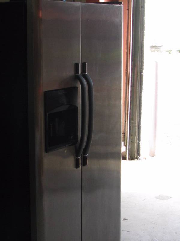 lot 3 image: Frigidaire Refridgerator
