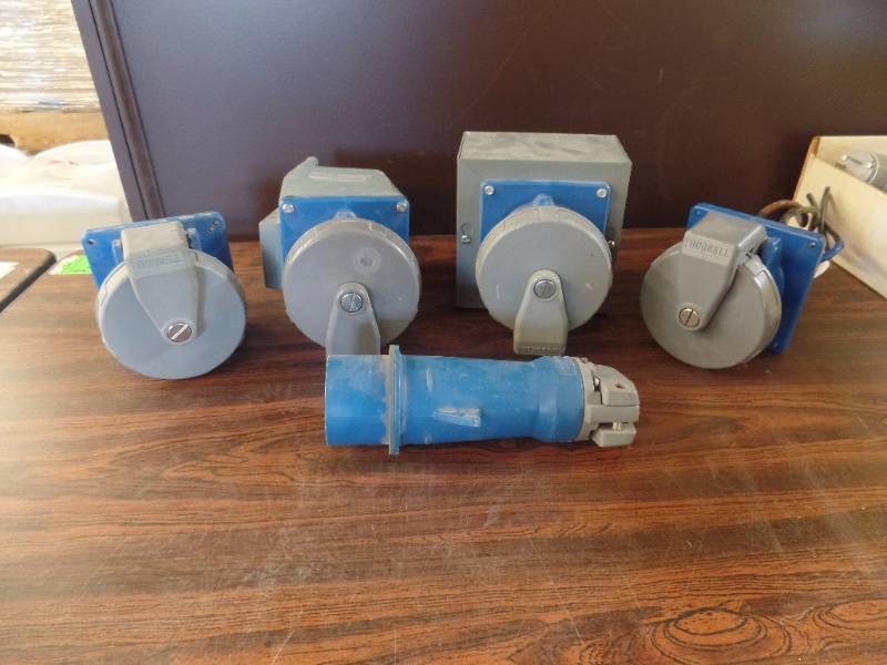 Pin & Sleeve Receptacles
