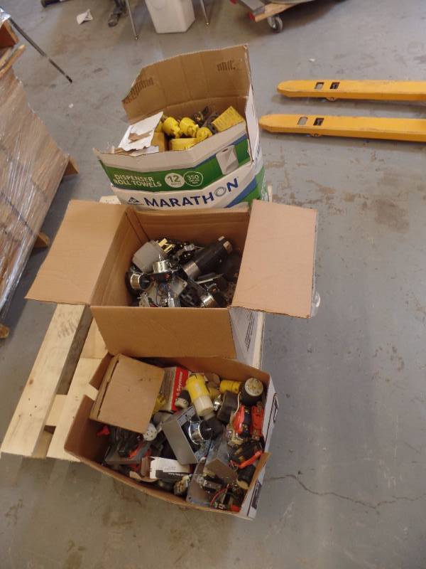Large Receptacles & Plugs