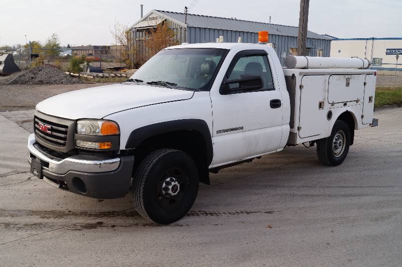 2003 GMC 2500HD One Owner Truck