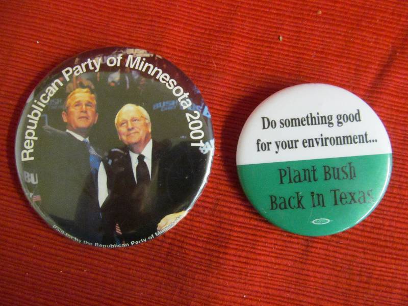 lot 84 image: Collectible Buttons