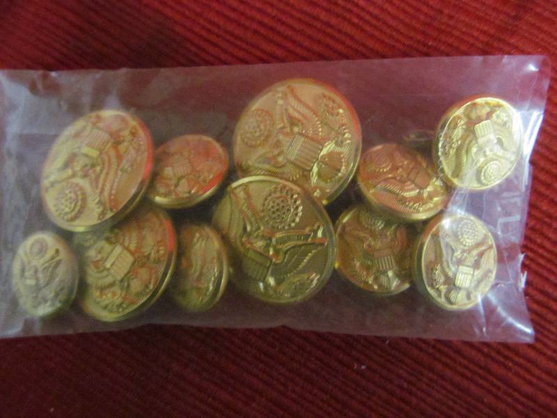 lot 90 image: Collectible Buttons