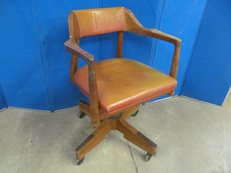 lot 106 image: Office Chair