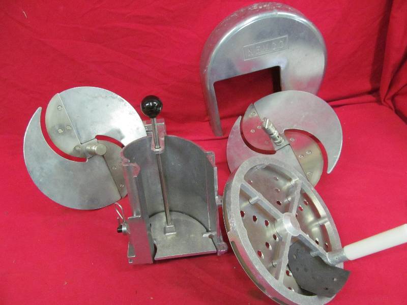 lot 112 image: Food ShredderSlicer