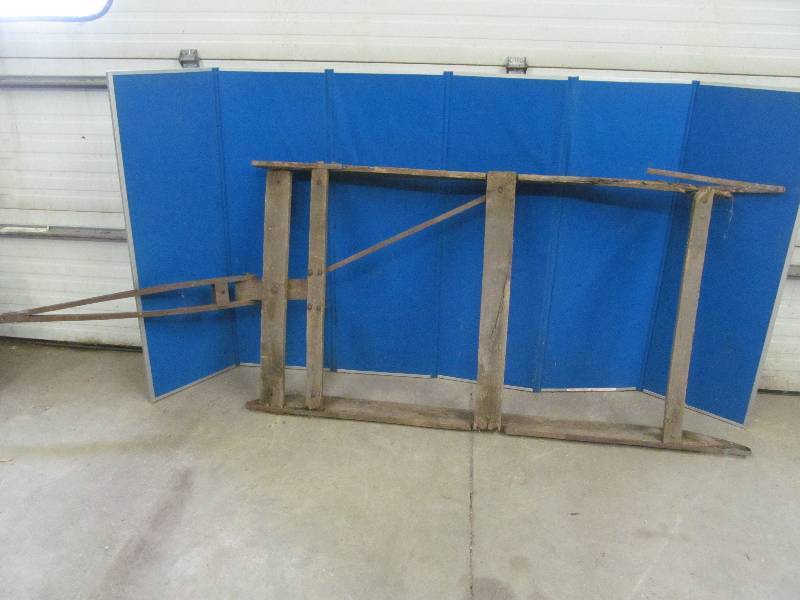 lot 122 image: Vintage Sleigh