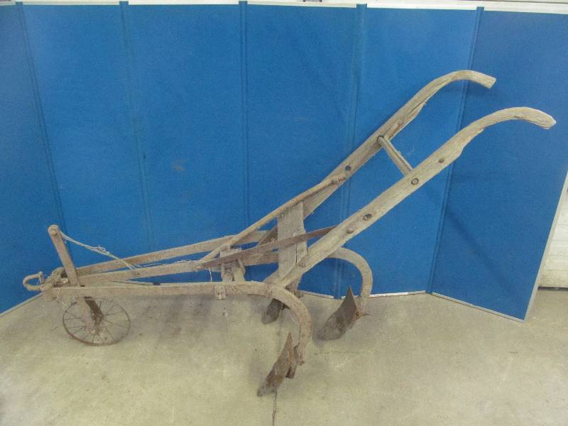 lot 128 image: Vintage Cultivator
