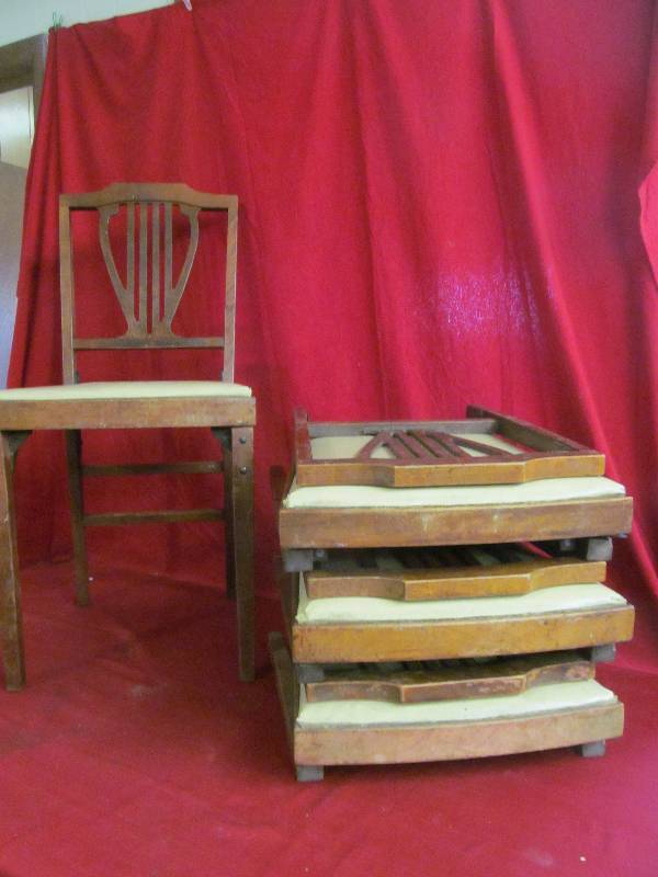 lot 154 image: vintage folding chairs