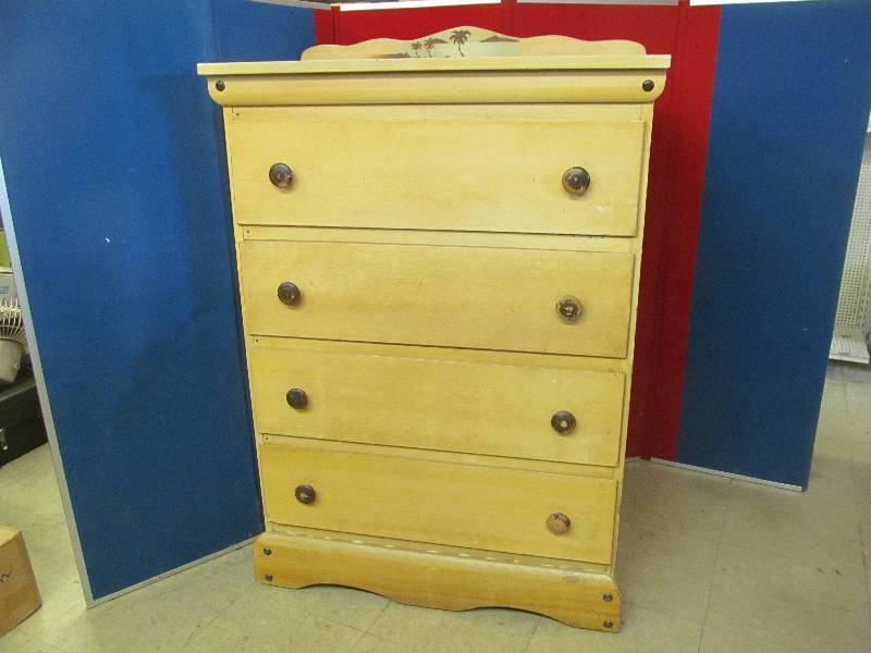lot 157 image: chest of drawers