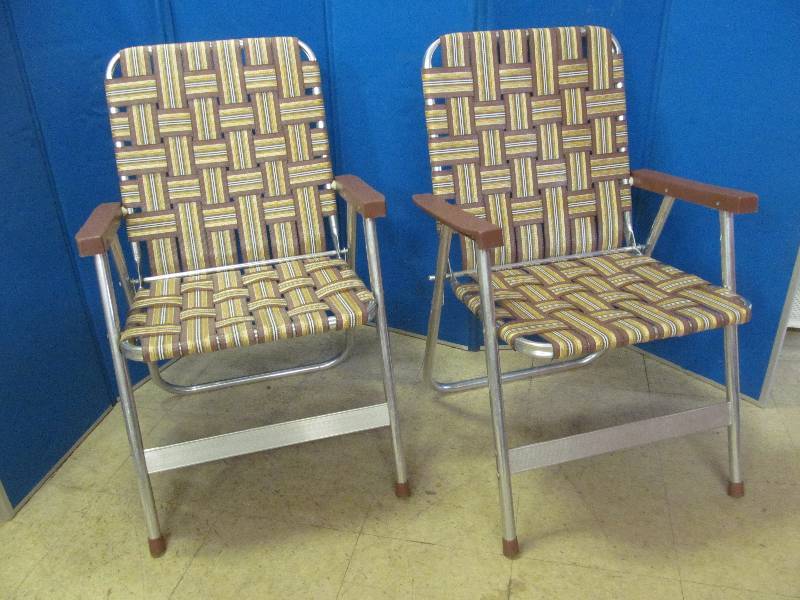 lot 175 image: lawn chairs