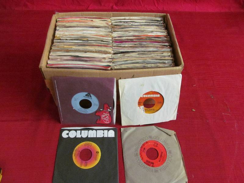 lot 178 image: vintage 45s Juke box records