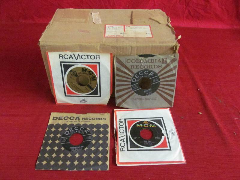 lot 179 image: vintage 45s Juke box records