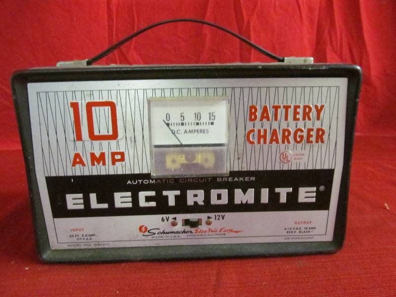 lot 187 image: Schumacher battery charger