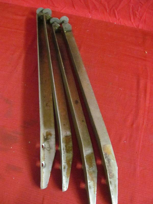 lot 193 image: table legs