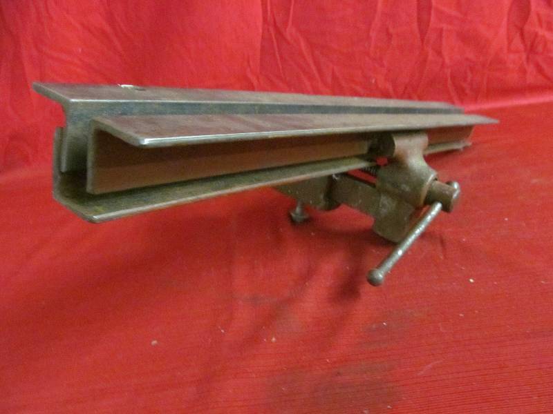 lot 241 image: bench vise