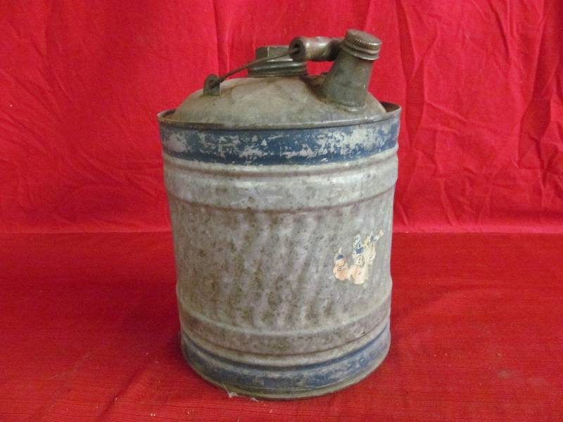 lot 242 image: vinatge galvanized gas can